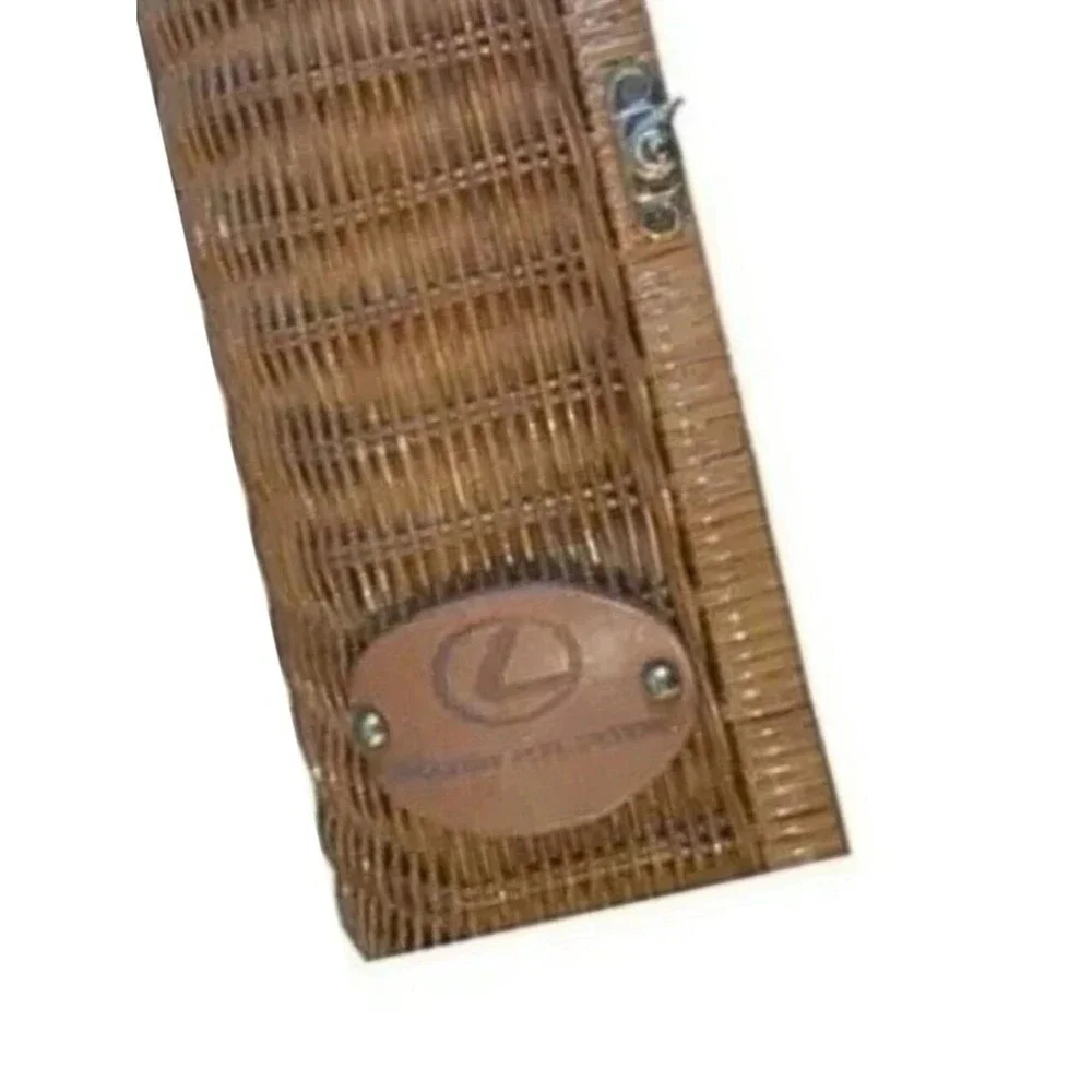 Rattan Picnic Bag with Wine Holder & Napkins Perfect for spring/summer!